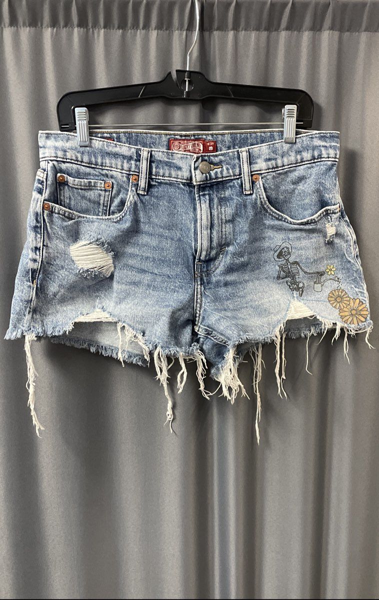 Lucky Brand Women's Boy Mid Rise Distressed Denim Shorts Graphic Skeleton 8/29