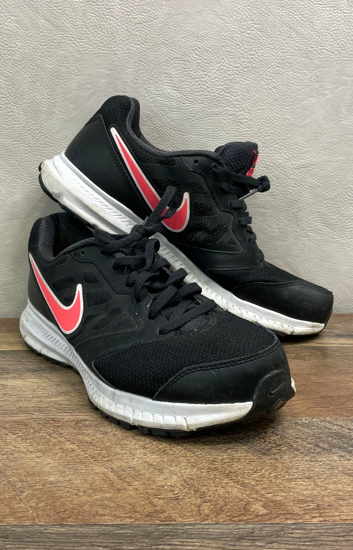 Nike Downshifter 6 Black Hyper Crimson White Running Shoes Size 10