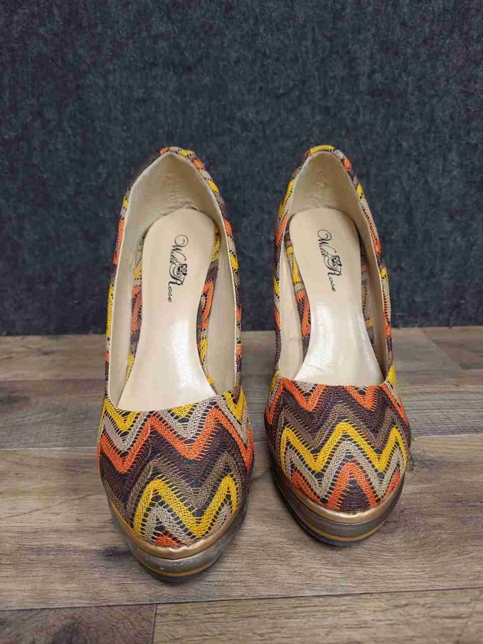 Wild Rose Olive01B Orange Multi Chevron Zig Zag Platform Pumps Women's Size 8.5