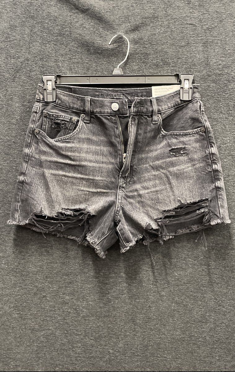 American Eagle Women's 90s Boyfriend Shorts Black Distressed High Rise Sz 6 NWT