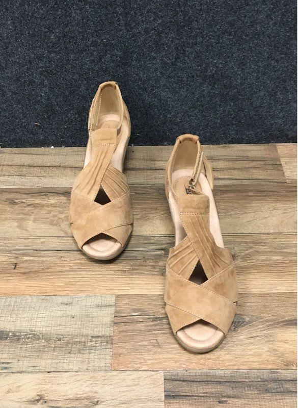 Earth Curvet Biscuit Tan Leather Suede Wedge Sandals Women's Size 8.5 B