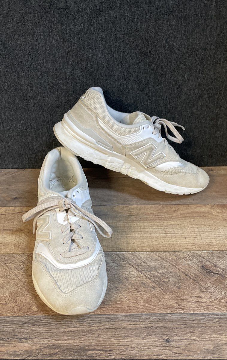 New Balance 997H Beige CW997HSM Women's Lifestyle Sneakers Size 9.5