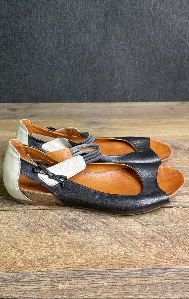 Spring Step Black Grey Leather Peep Toe Cutout Strappy Flats Women's Size 39
