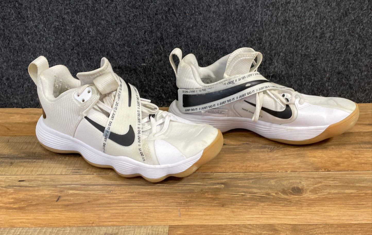 Nike Women's React Hyperset White Black Gum Volleyball Sneakers Size 7.5