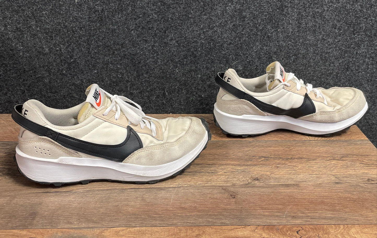 Nike Waffle Debut White Black Women's Running Lifestyle Sneakers Size 8.5