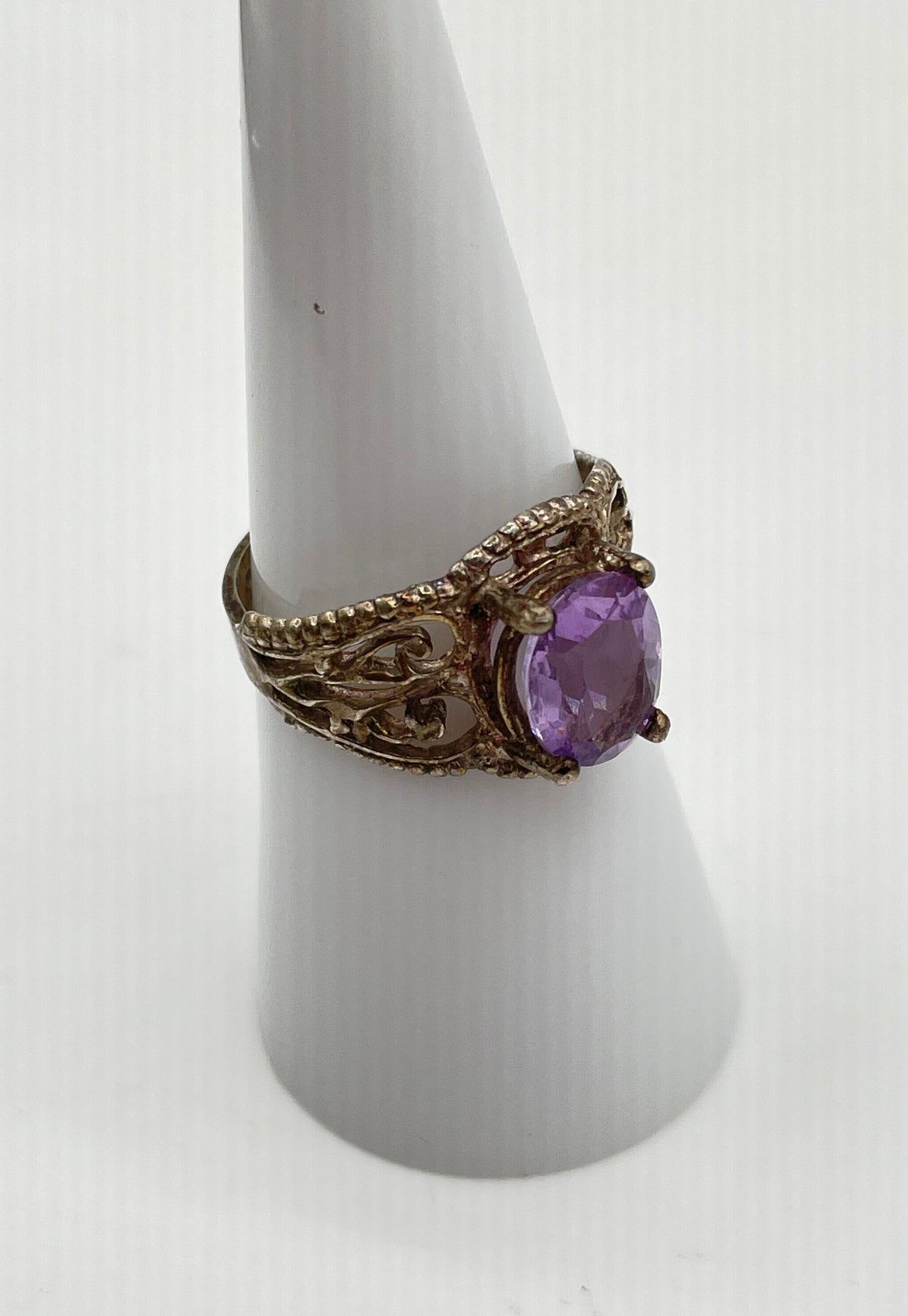 925 Sterling Silver Oval Amethyst Openwork Filigree Band Ring 3.1g