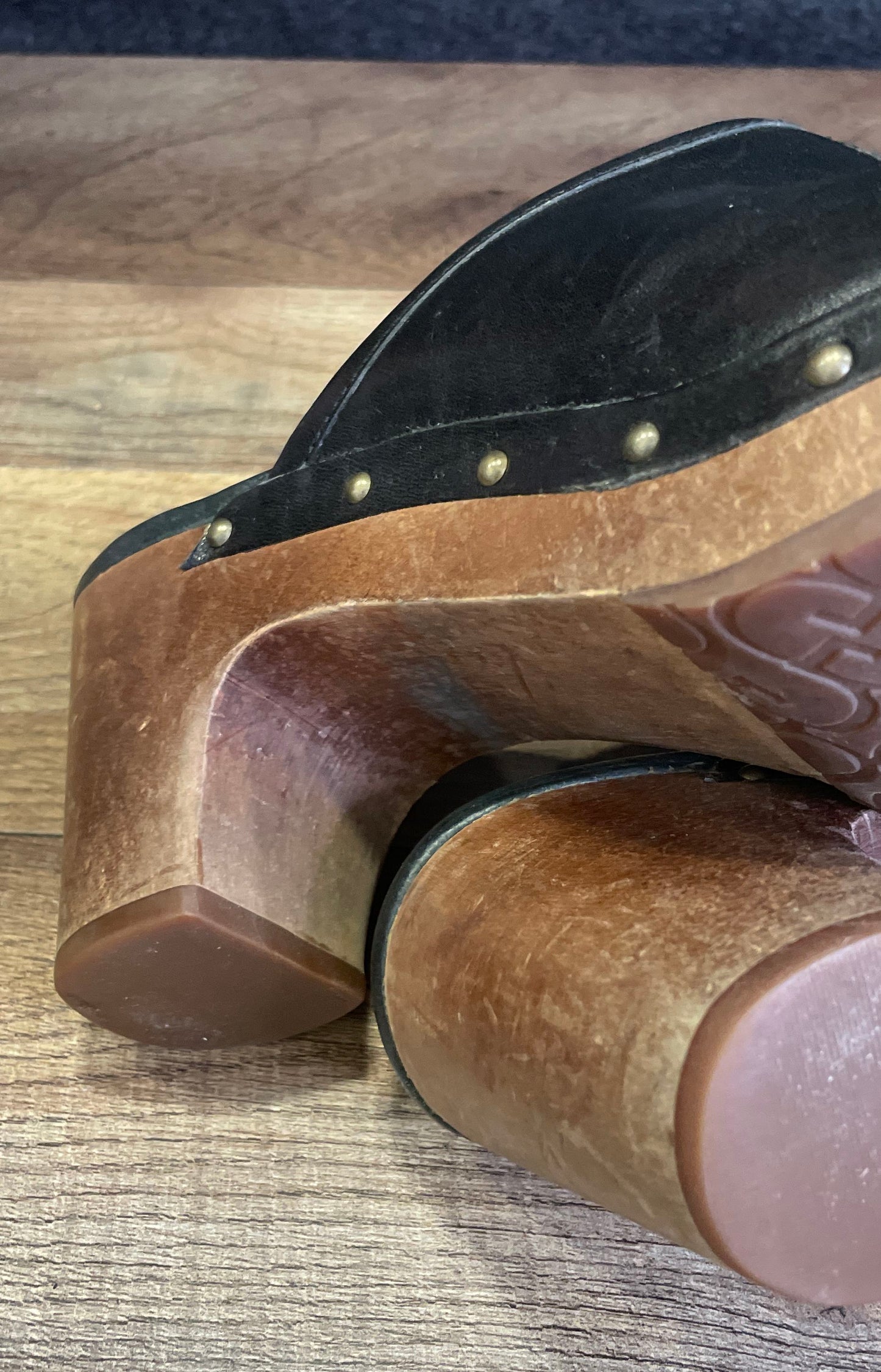 UGG Abbie 3201 Black Leather Studded Wooden Platform Clogs Women's Size 9