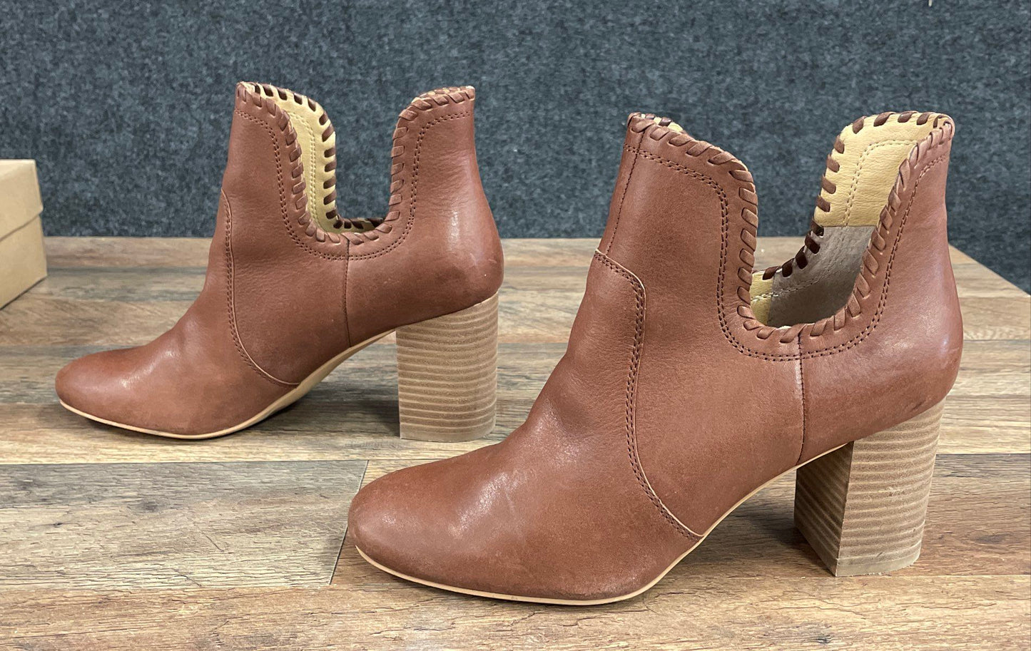 Lucky Brand Sivya Ark Brown Saddle Leather Cutout Ankle Boots Women's Size 9