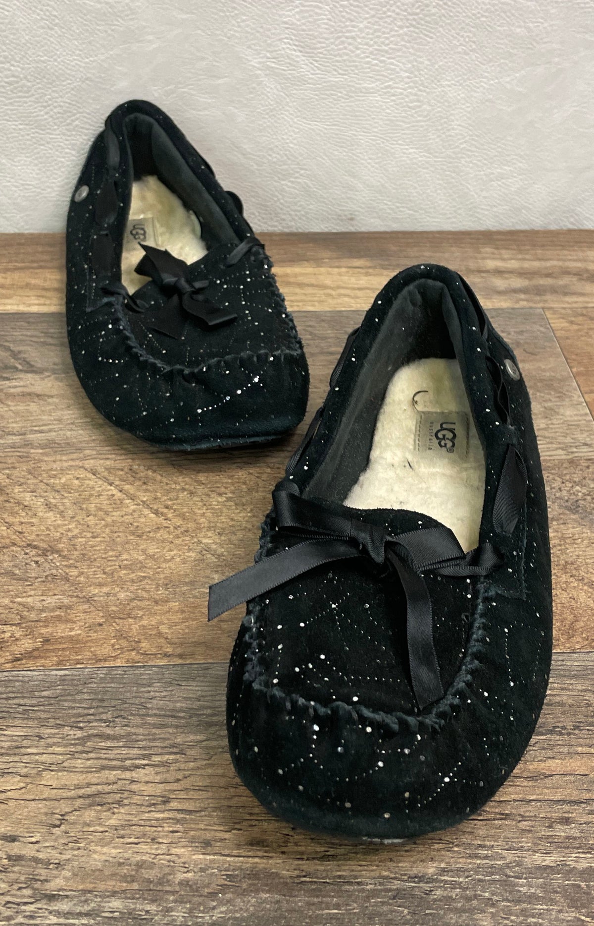 UGG Bentlie Constellation Black Silver Suede Ballet Flats Size 4