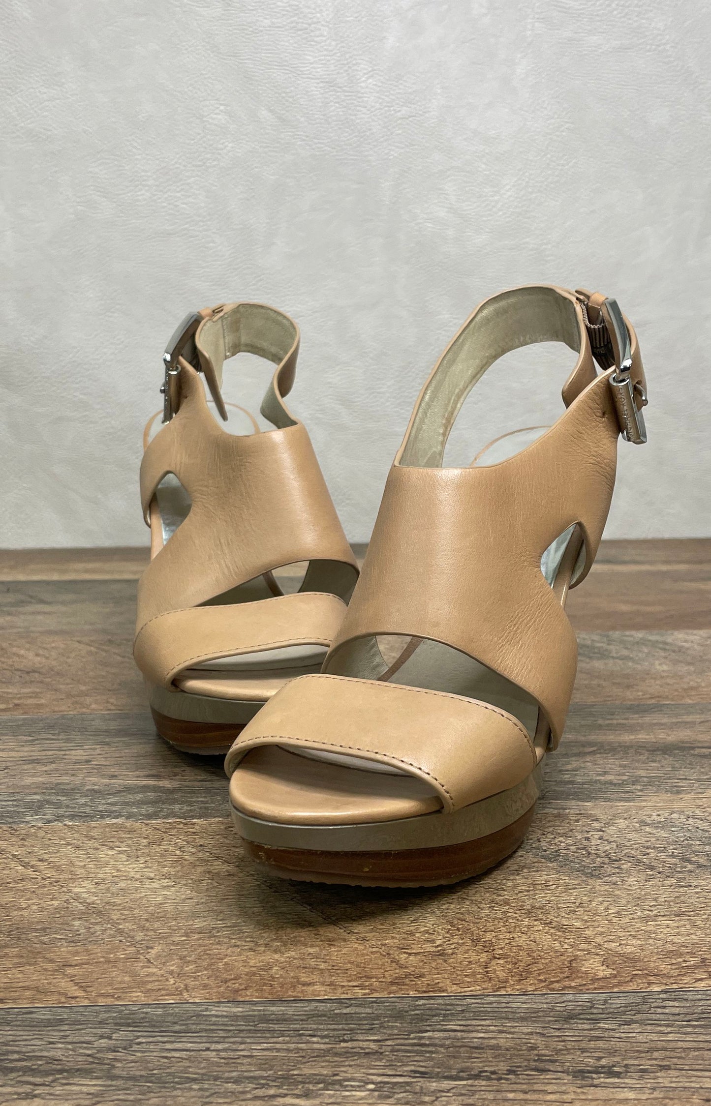 Michael Kors Beige Leather Platform Strappy Sandals Heels Women's Size 8M