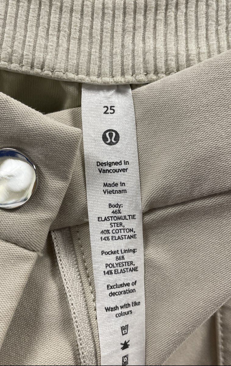 Lululemon Women's Cream Utilitech High-Rise Cargo Pants Tapered Leg Sz 25