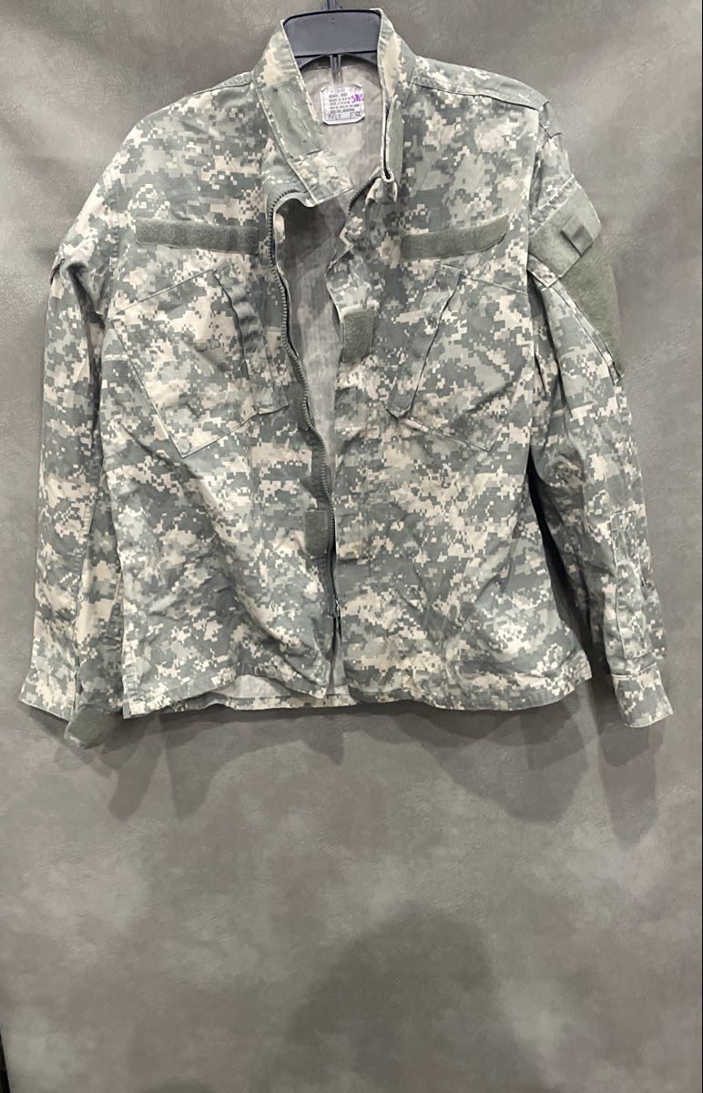 Vintage Y2K Bethel Industries ACU Army Combat Uniform Coat UCP Camo Med Short