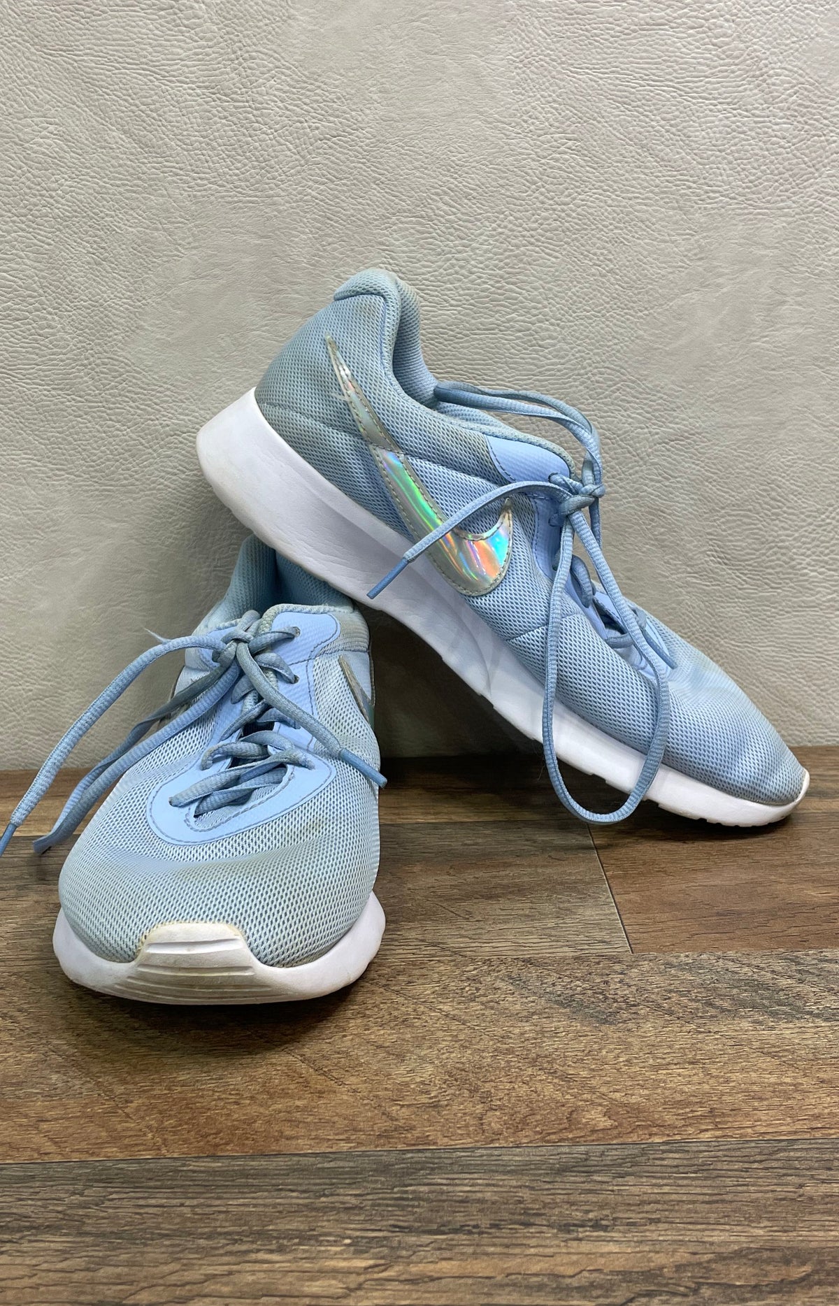 Nike Tanjun Light Blue Silver Iridescent Women's Lifestyle Sneakers Size 10