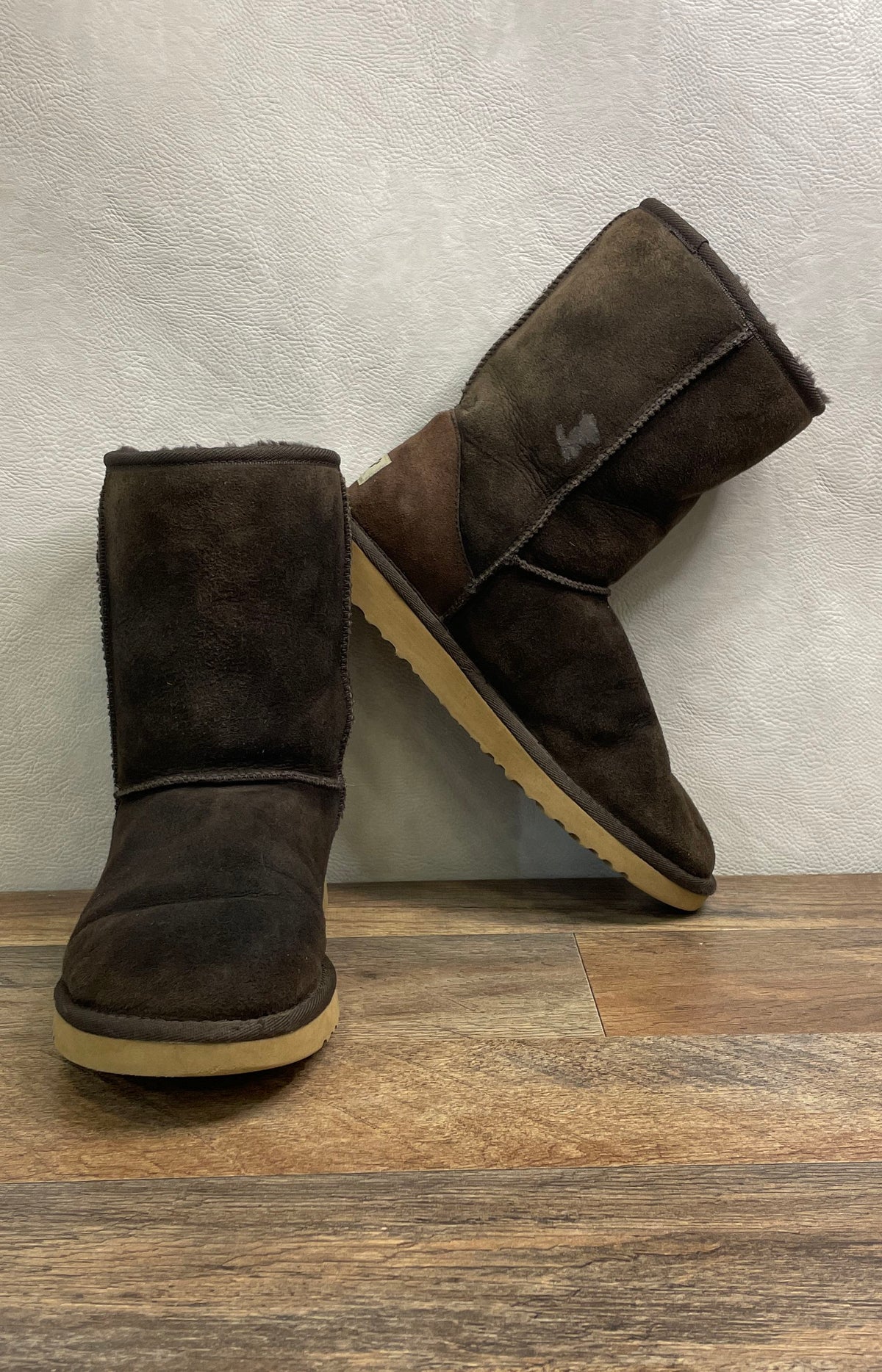 UGG Australia Classic Short Chestnut Brown Boots Women's Size 8