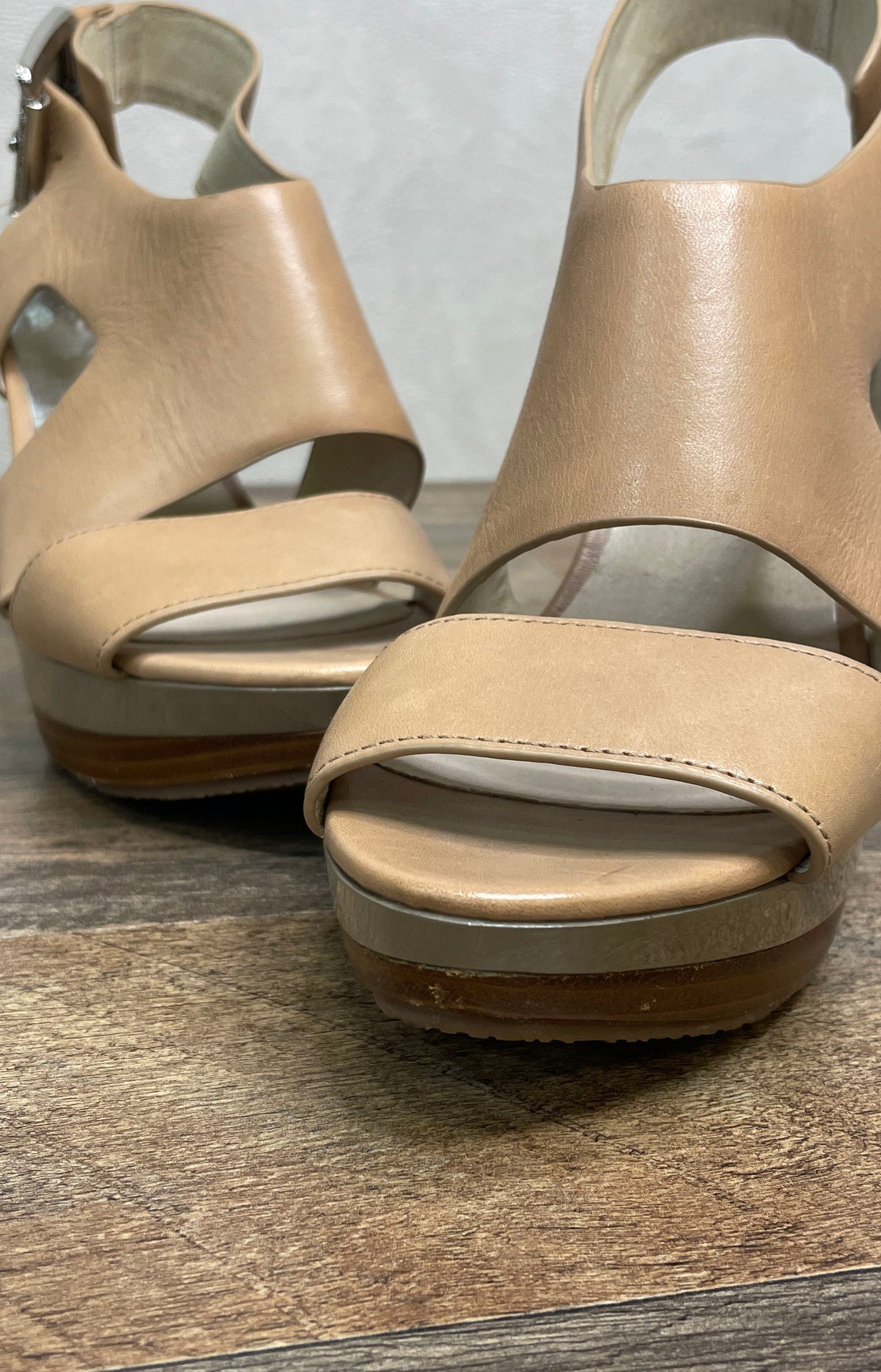 Michael Kors Beige Leather Platform Strappy Sandals Heels Women's Size 8M