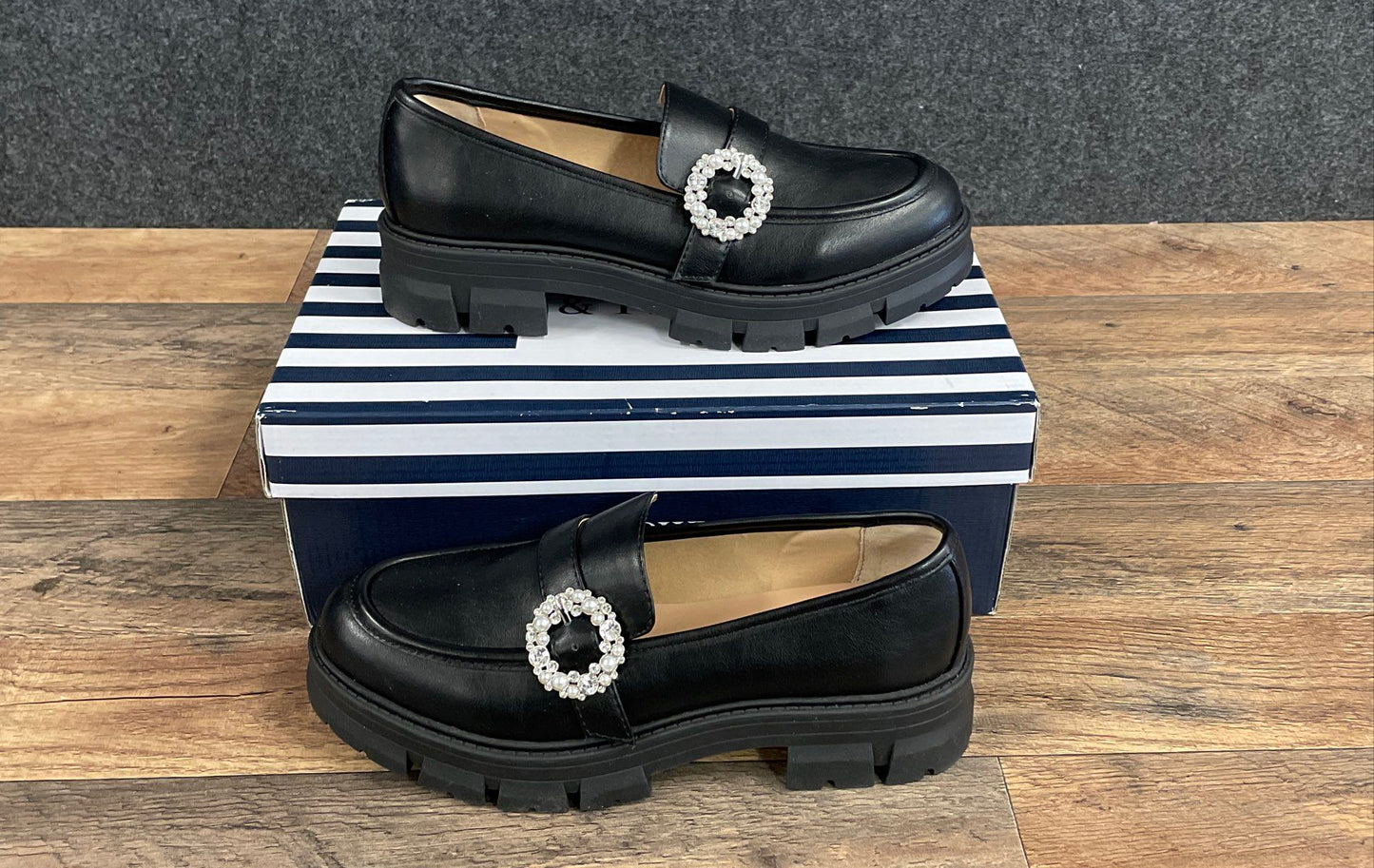 Crown & Ivy Lenny Black Lug Sole Pearl Buckle Loafers Women's Size 7.5