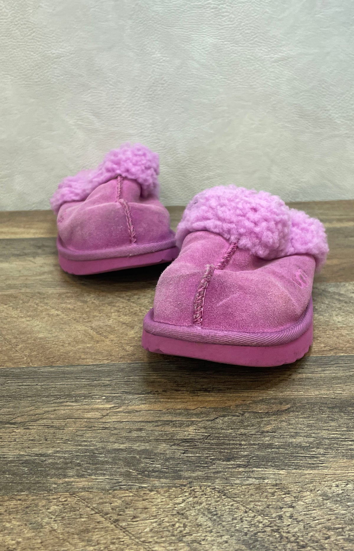UGG Kids Scuffette II Pink Suede Shearling Lined Slippers Size 2
