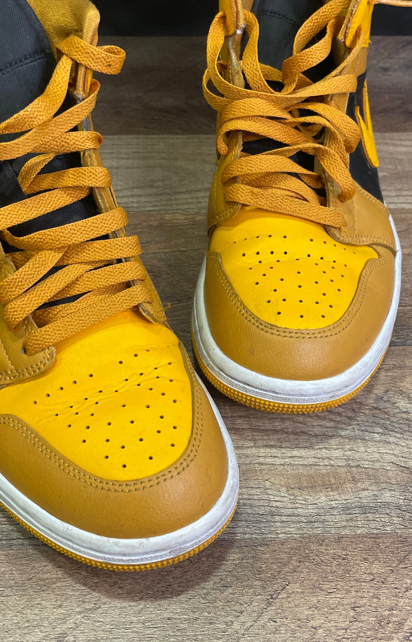 Nike Air Jordan 1 Mid Chutney Taxi Women's Sneakers BQ6472-700 Size 9