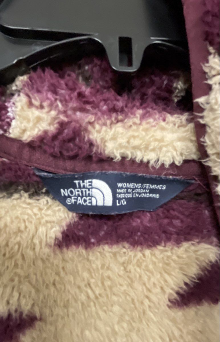 The North Face Women's Campshire Pullover Hoodie Maroon Geo Tribal Fleece Sz L