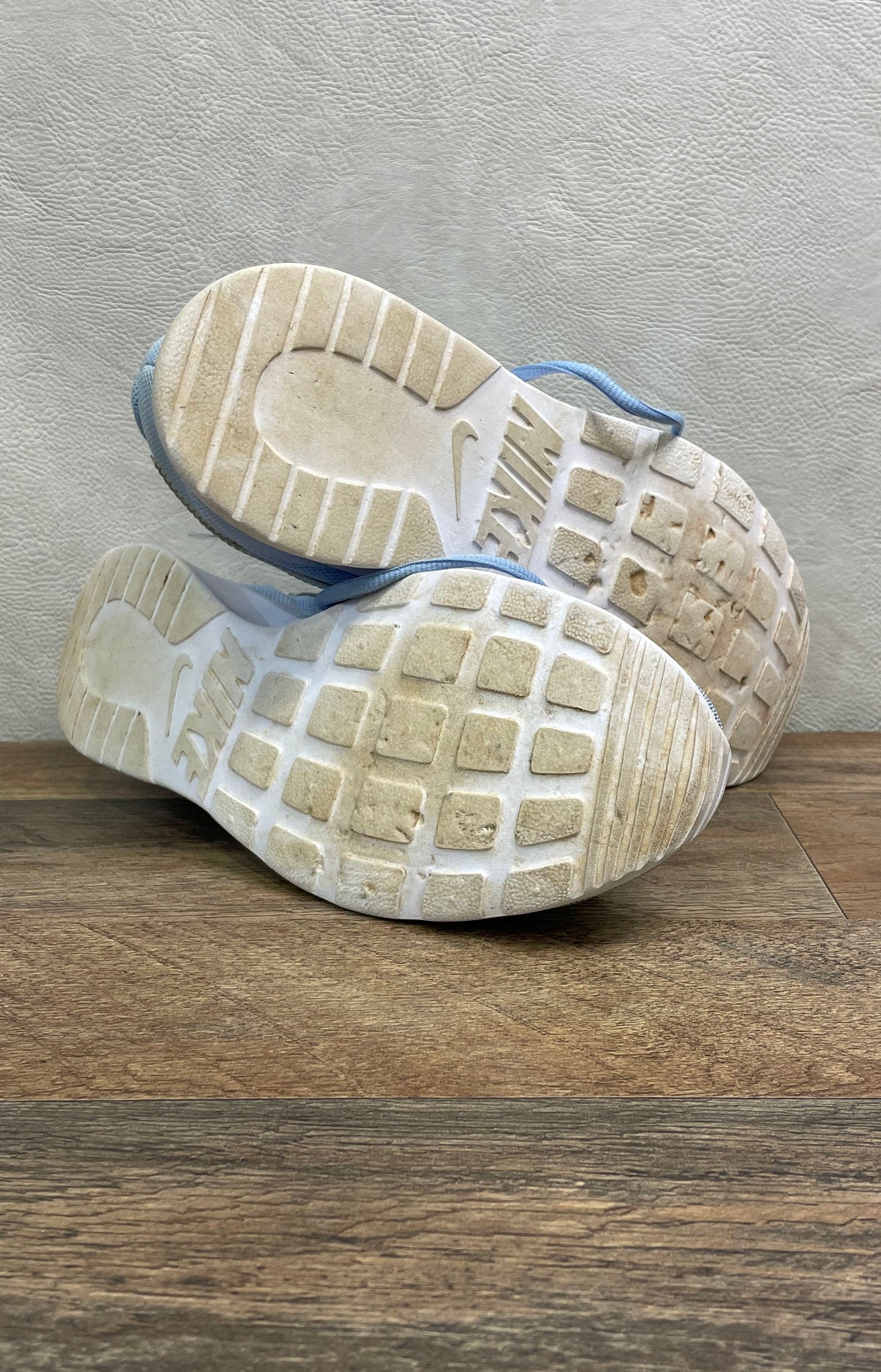 Nike Tanjun Light Blue Silver Iridescent Women's Lifestyle Sneakers Size 10