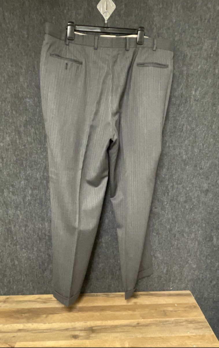 Jos. A. Bank Men's Gray Signature Collection 100% Wool Suit 2-Button Sz 48L