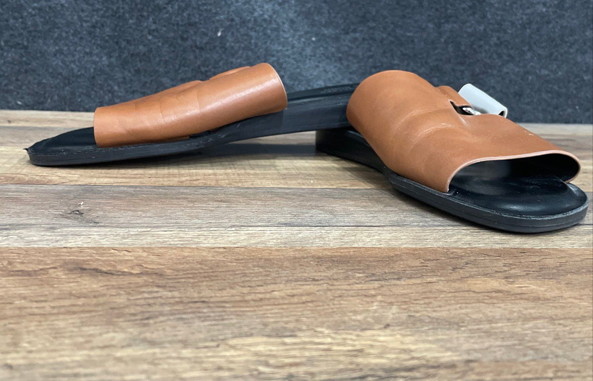 Bleecker & Bond Cognac Brown Black Flat Slide Sandals Women's Size 7.5M