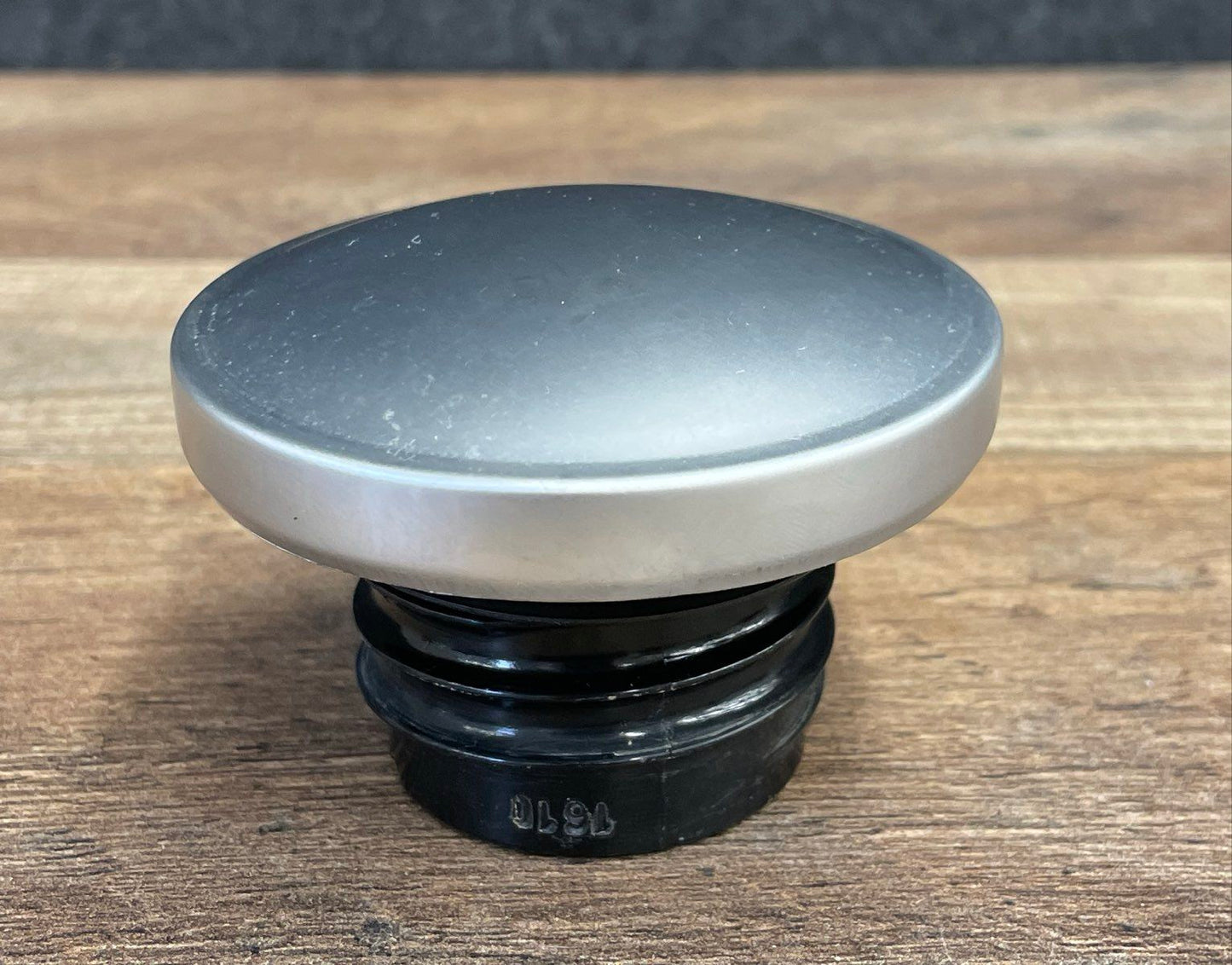 Harley-Davidson OEM Headlight 68297-05 & Gas Cap Lot Motorcycle Parts