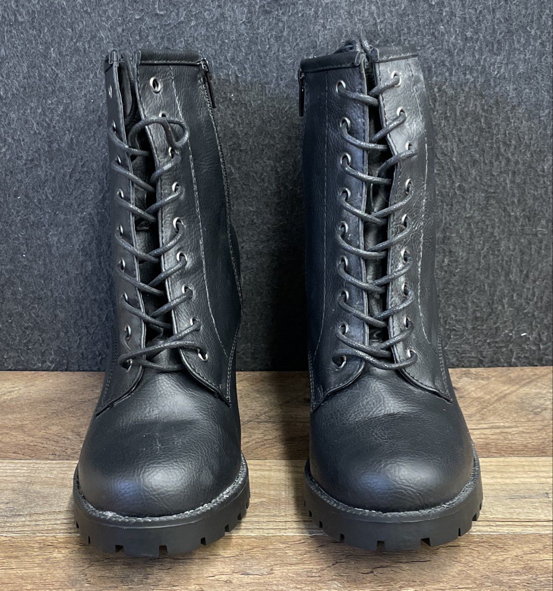 Zigi Soho Kourtlan Black Chunky Heel Lace Up Combat Boots Women's Size 10