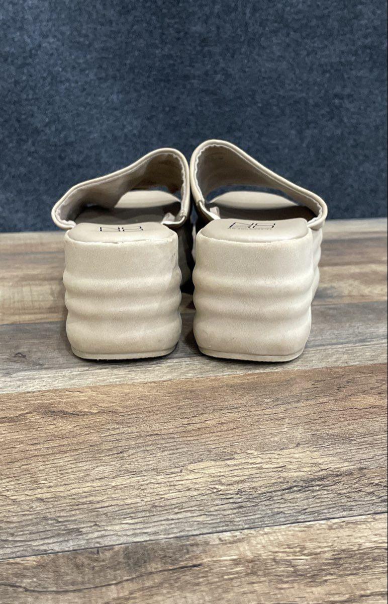 Nobo No Boundaries Cream Platform Slides Wavy Sole Women's Size 6