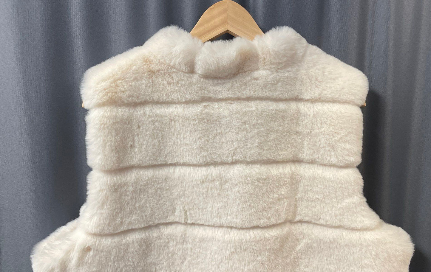 Soft Surroundings Women's White Tiered Faux Rabbit Fur Full Zip Vest Sz XL