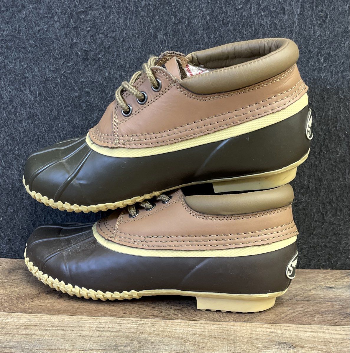 Superior Boot Co. Women's Brown Tan Lace Up Low Top Duck Boots Size 7