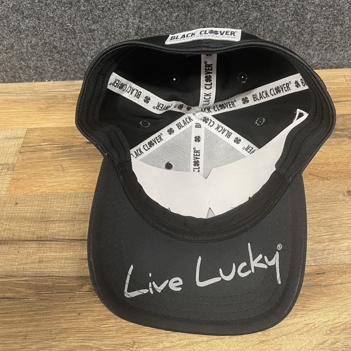 Black Clover Men's Baseball Cap Hat Black Live Lucky Clover Logo NWT Sz S/M