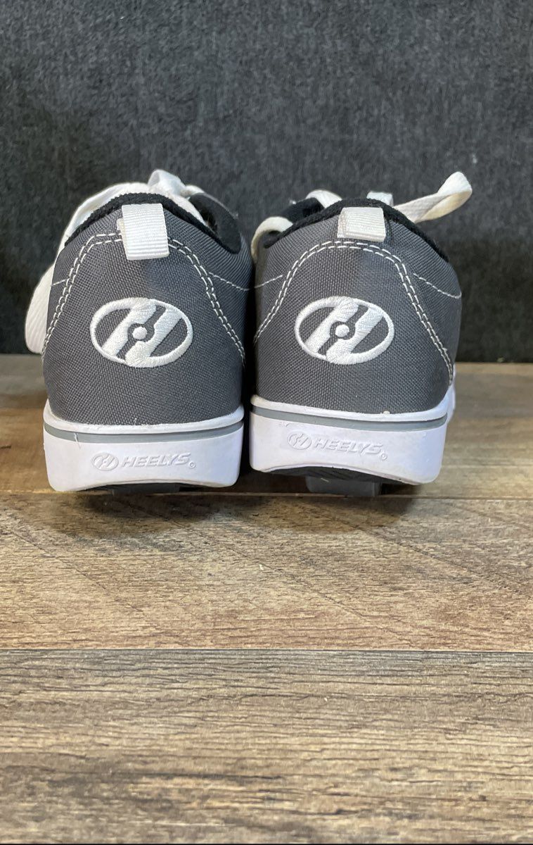 Heelys Pro 20 Grey White Canvas Wheeled Skate Shoes Size 4Y