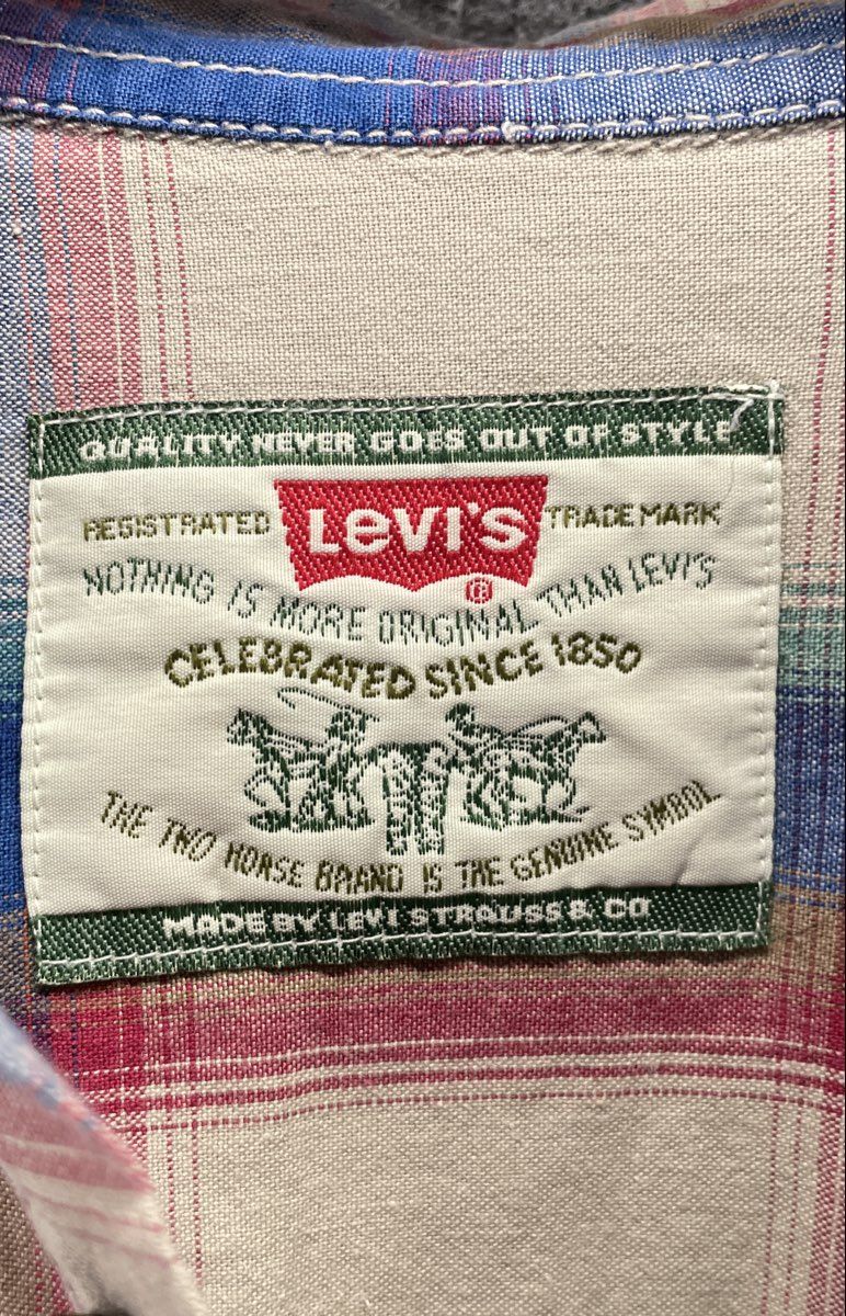 Levi Strauss Men's Multicolor Plaid Cotton Long Sleeve Button Down Dual Pockets