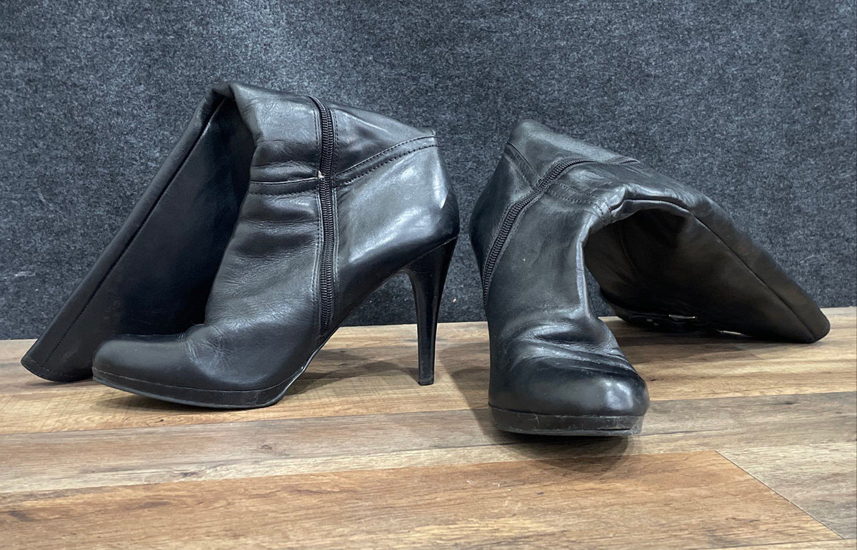 Black Leather Knee High Stiletto Boots Pointed Toe Buckle Zip Size 8