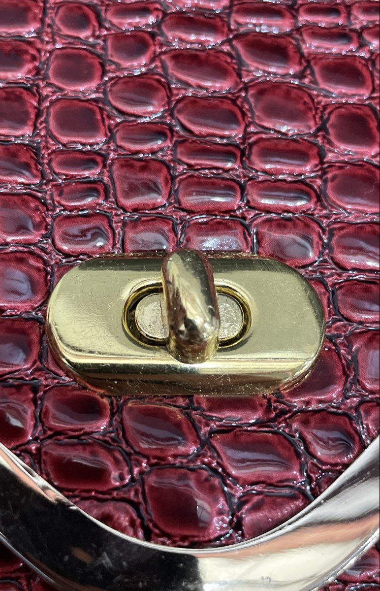 Joan Rivers Red Leather Gold Chain Strap Money Bag Crossbody Clutch Vintage