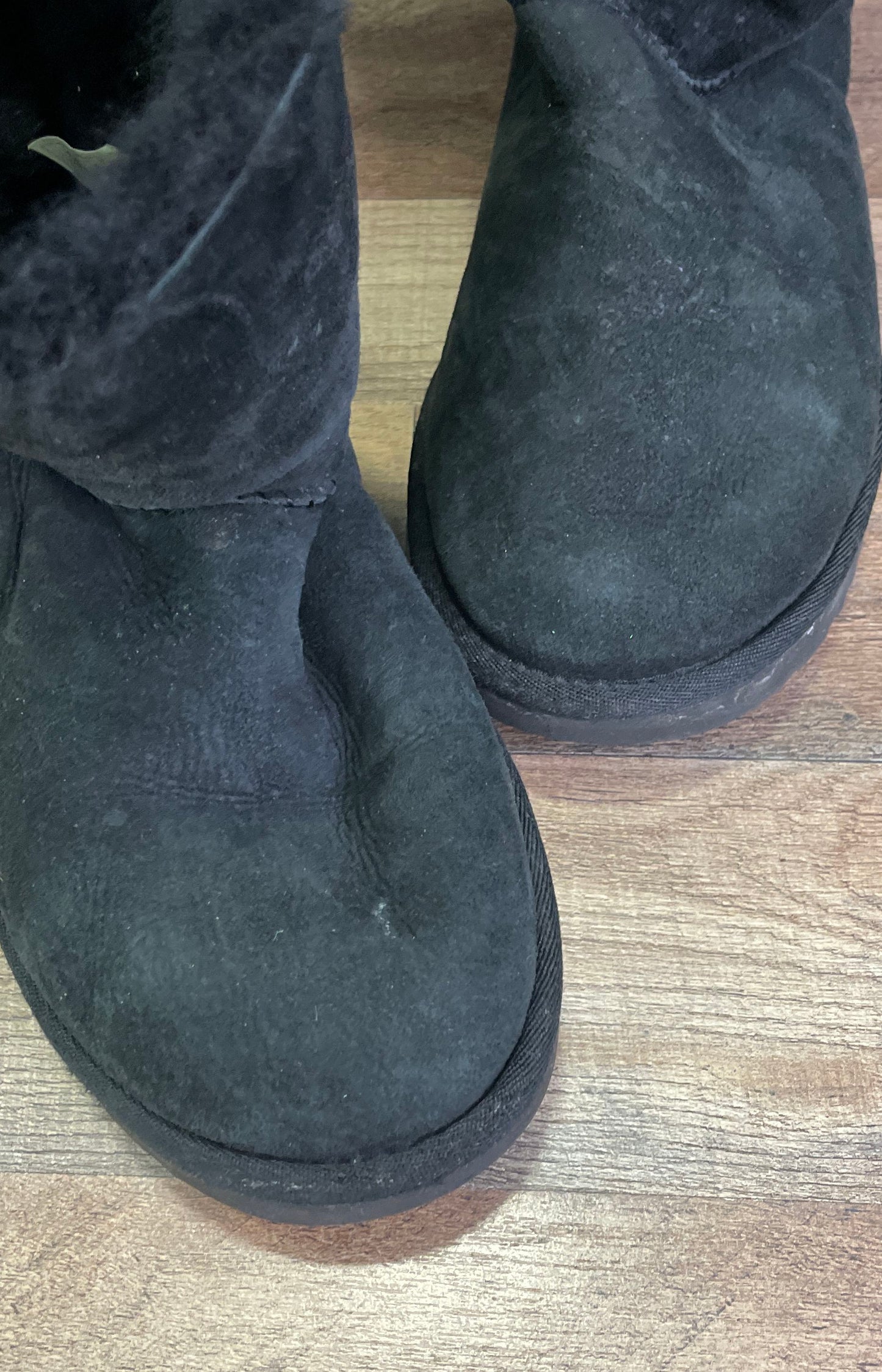 UGG Bailey Button II Black Suede Shearling Boots Women's Size 9