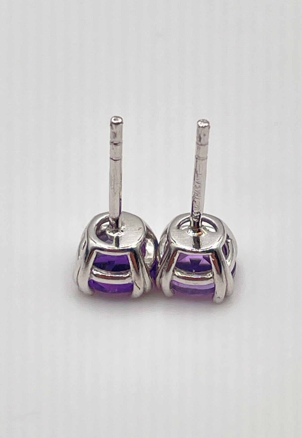 925 Sterling Silver Purple Amethyst Stud Earrings 1.5g