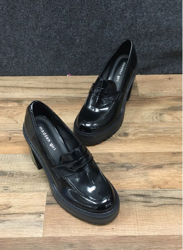 Madden Girl Kassidy Black Patent Lug Sole Heeled Penny Loafers Size 6.5M