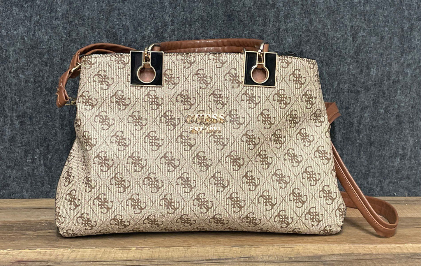 Guess Beige Monogram Noelle Girlfriend Satchel Handbag Crossbody Gold Hardware