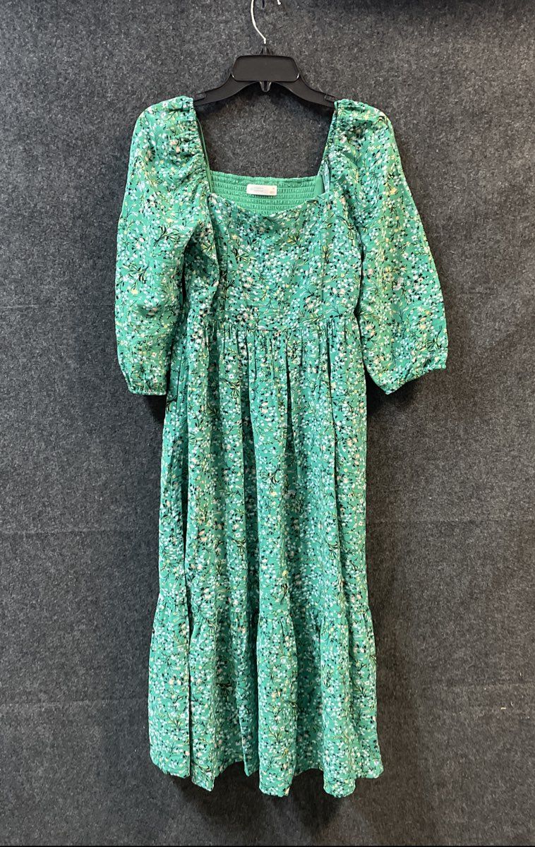 LC Lauren Conrad Women's Green Ditsy Floral Smocked Tiered Midi Dress Sz M NWT