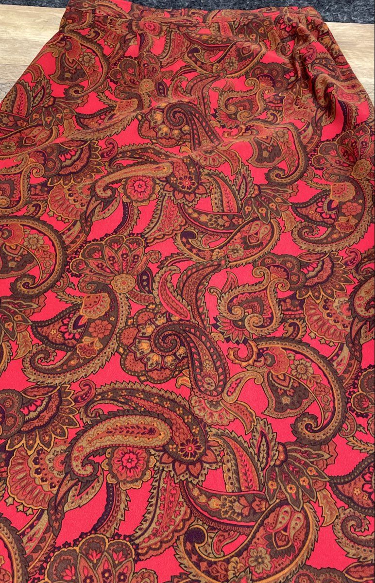 Vintage 90s Women's Red Paisley Print Midi Straight Skirt Elastic Back Waist