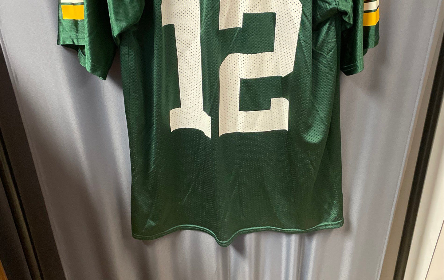 Reebok Men's Green Bay Packers Aaron Rodgers #12 Jersey Green Size Medium