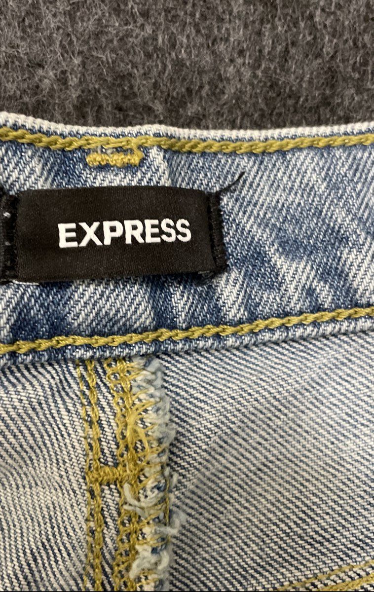 Express Women's '70s Flare Mid Rise Light Wash Blue Denim Jeans Sz 8R