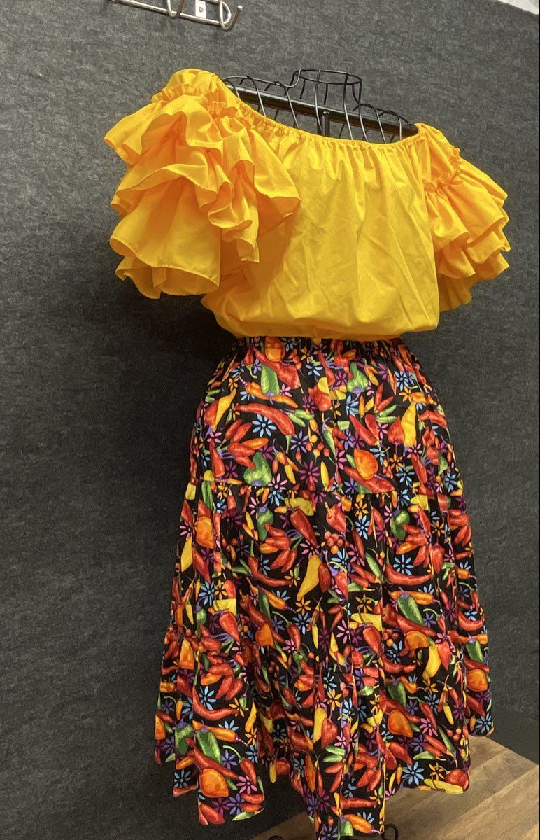 Women's 2 Piece Folk Costume Set Yellow Ruffle Top Chili Pepper Print Skirt