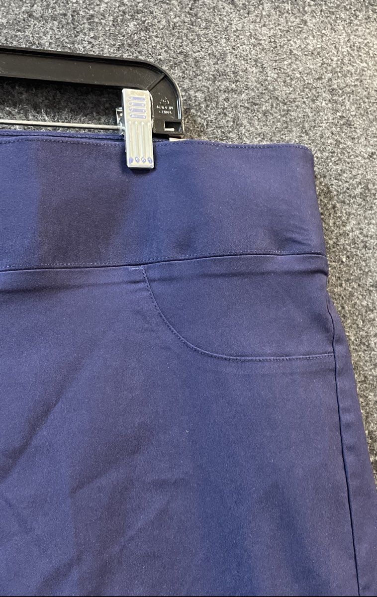 Lane Bryant Women's Navy Blue 4 Season Slim Capri Mid-Rise Pants Sz 22 NWT