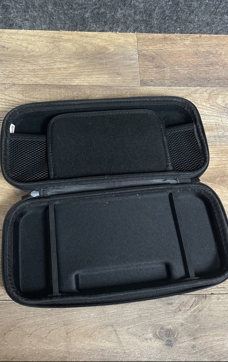 PDP Faceoff Wired Pro Controller & 2 Travel Cases Lot for Nintendo Switch