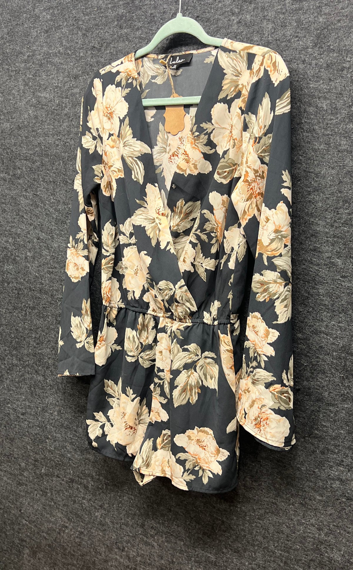 Lulus Women's Black Cream Floral V-Neck Long Sleeve Romper NWT Sz XS