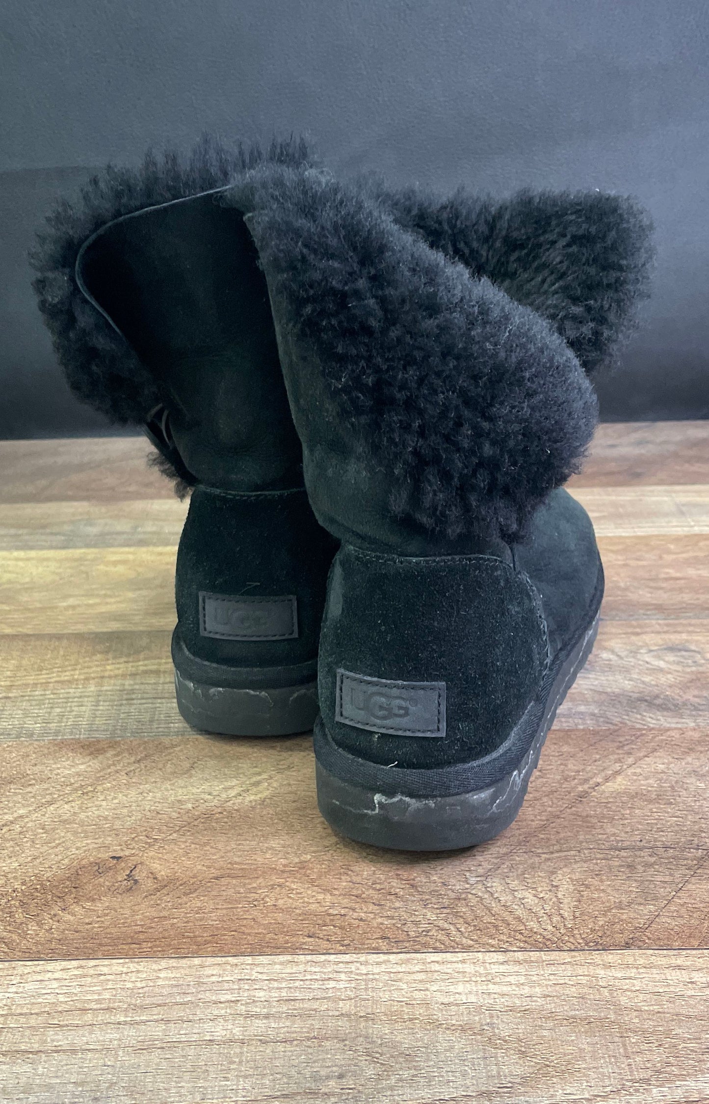 UGG Bailey Button II Black Suede Shearling Boots Women's Size 9
