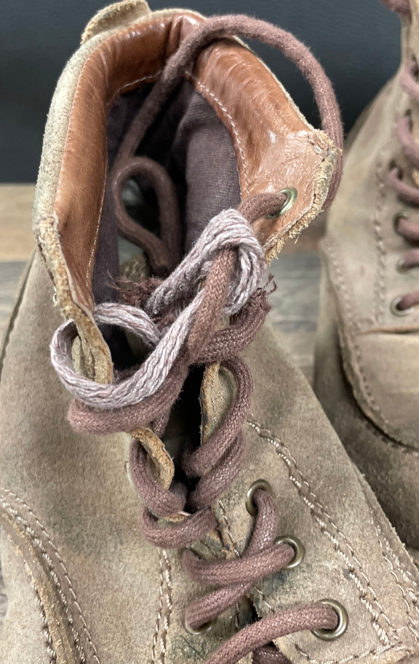 UGG Fallbrook Brown Suede Chukka Boots Men's Size 7.5